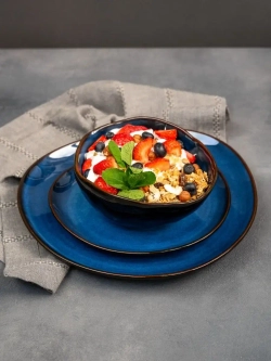 Набор посуды 2 тарелки синие треугольные плоские 28 см