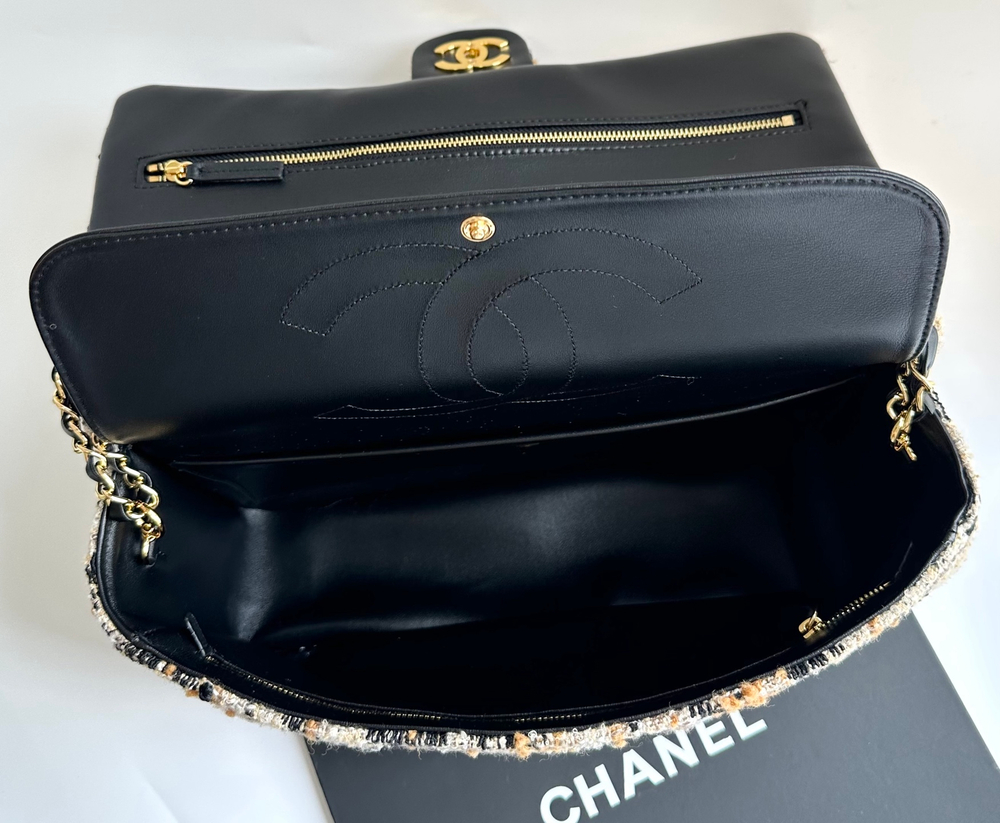 Chanel Maxi Flapbag 32 cm