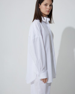 Рубашка свободного кроя из смесового хлопка белый