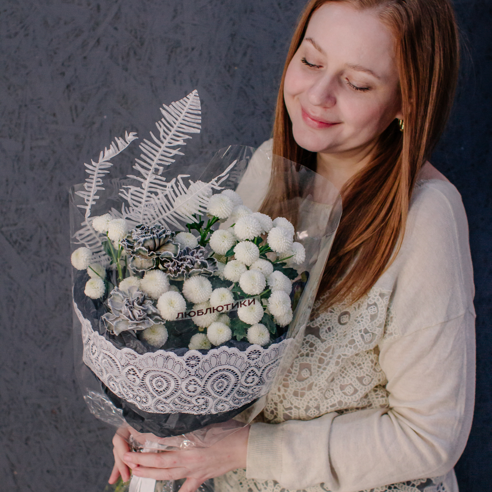 115. Кружевной черно-белый букет