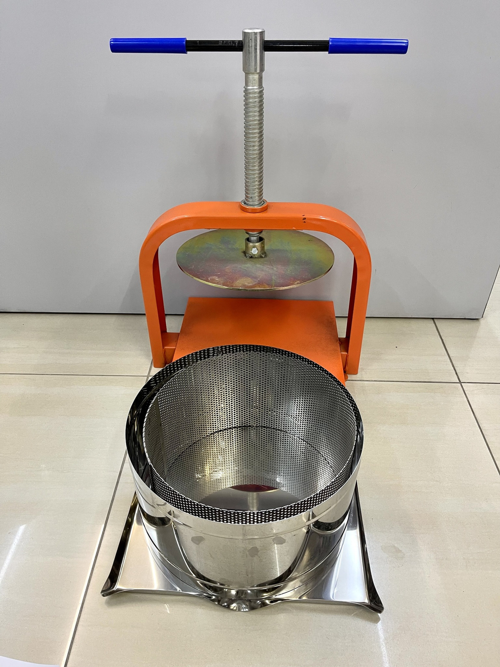 Пресс винтовой для отжима сока из ягод, фруктов и овощей Витязь-С, 10 л