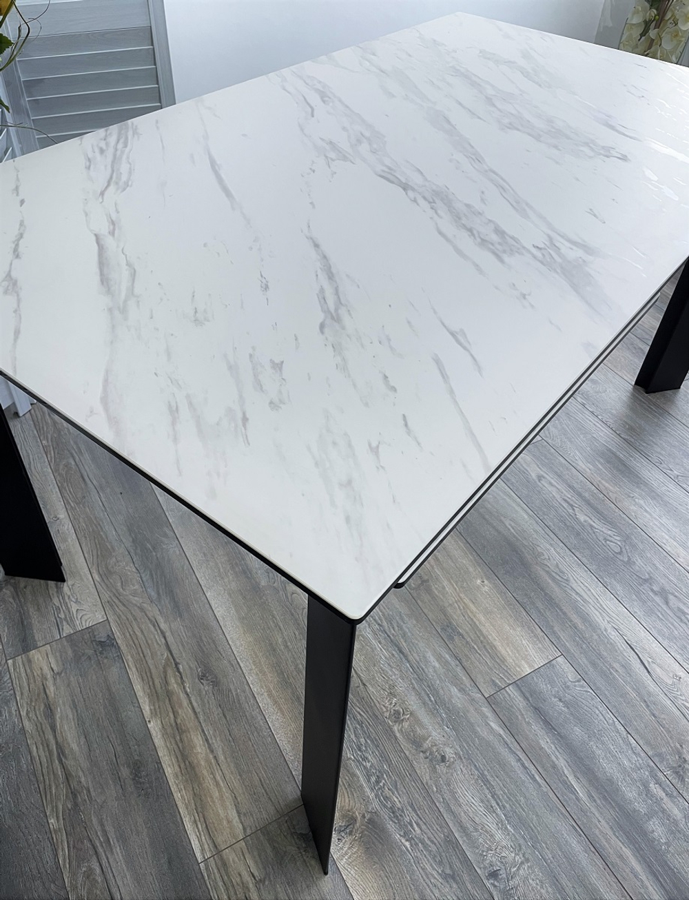 Стол М-City DISAUR Кремона (Cremona) 140 Kl-99 Белый мрамор матовый, Итальянская керамика, Черный