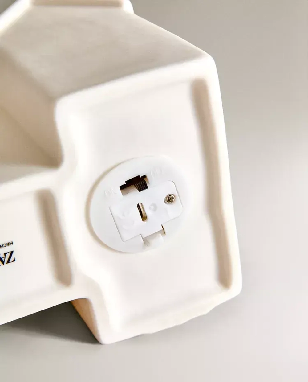 ZARA HOME КЕРАМИЧЕСКИЙ ОРНАМЕНТ В ФОРМЕ ДОМИКА НА РОЖДЕСТВЕНСКУЮ ТЕМАТИКУ