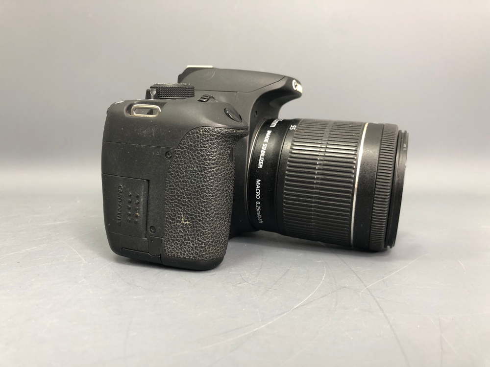 Canon 700D Kit 18-55mm 3.5-5.6 IS STM 12.700 кадров