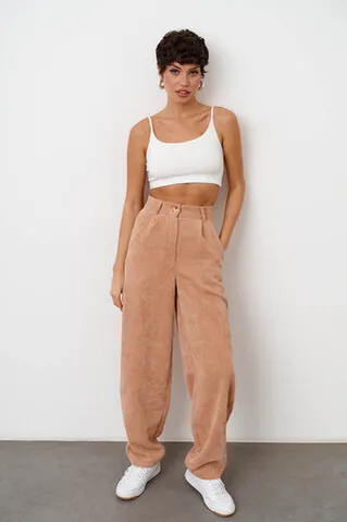 Брюки бананы из вельвета цвета персик