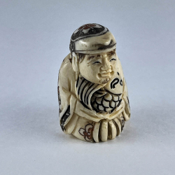 Статуэтка нэцкэ Эбису с карпом