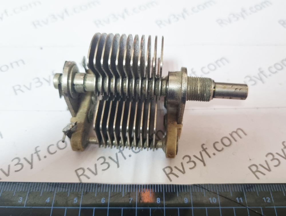 Конденсатор Переменной Емкости (КПЕ). 1 секция. Емкость секции 10-160 пФ. Керамика.