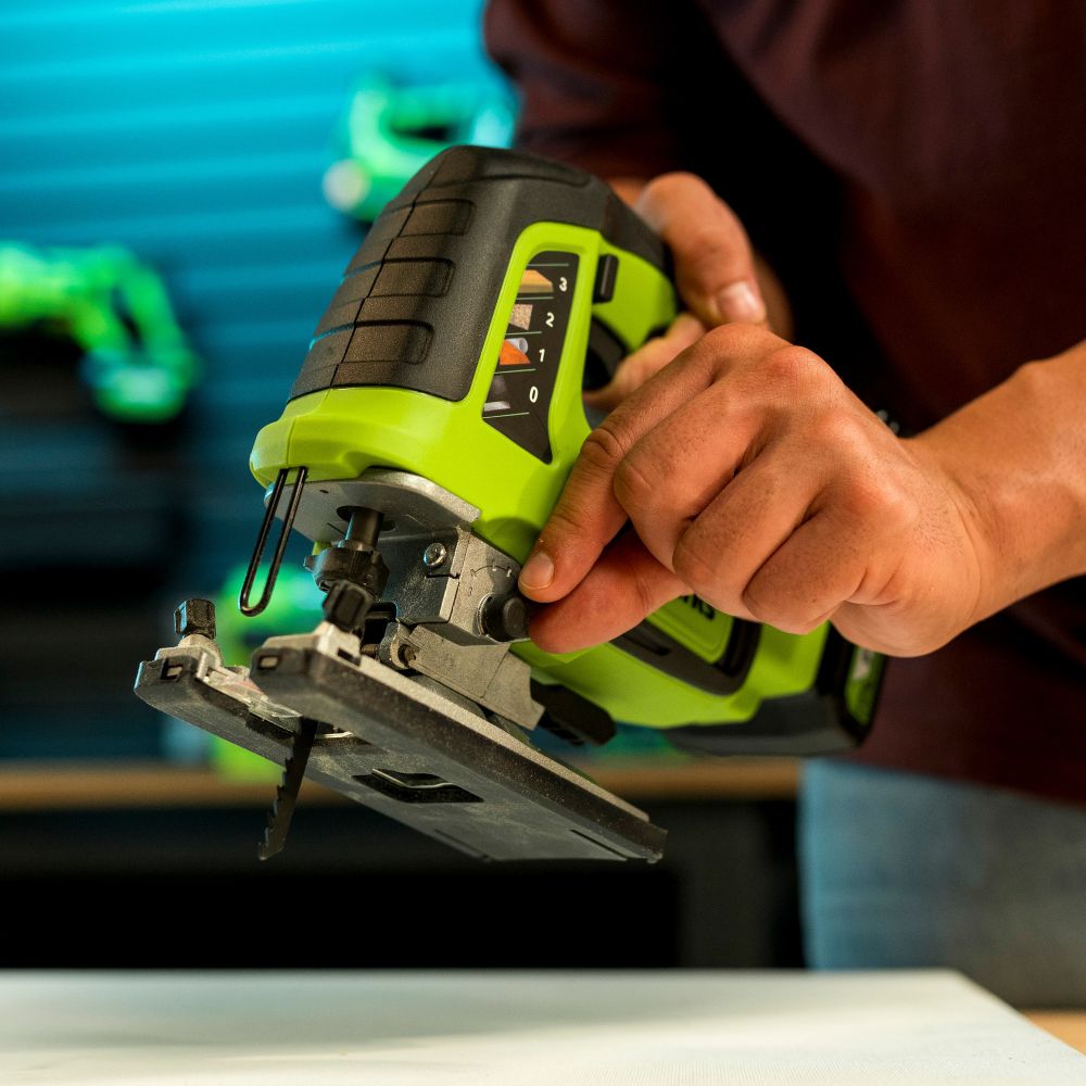 Лобзик акк. Greenworks GD24JS120, 24V, б/щет, 120 мм, 0-3500/мин, 4-ст.маятник, алю.подошва,LED,1х2Ач,ЗУ,кор (3601407CUA)