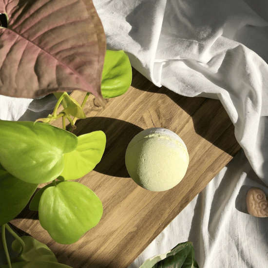 Бомбочка для ванны Greena Avocadova "Космический цитрус", 200 г