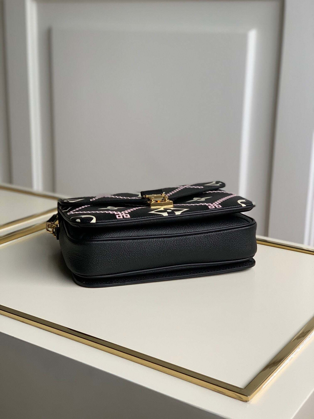 Louis Vuitton Pochette Metis