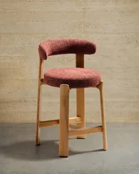 Полубарный стул Granite из терракотовой синели и ясеня с натуральной отделкой 65 см