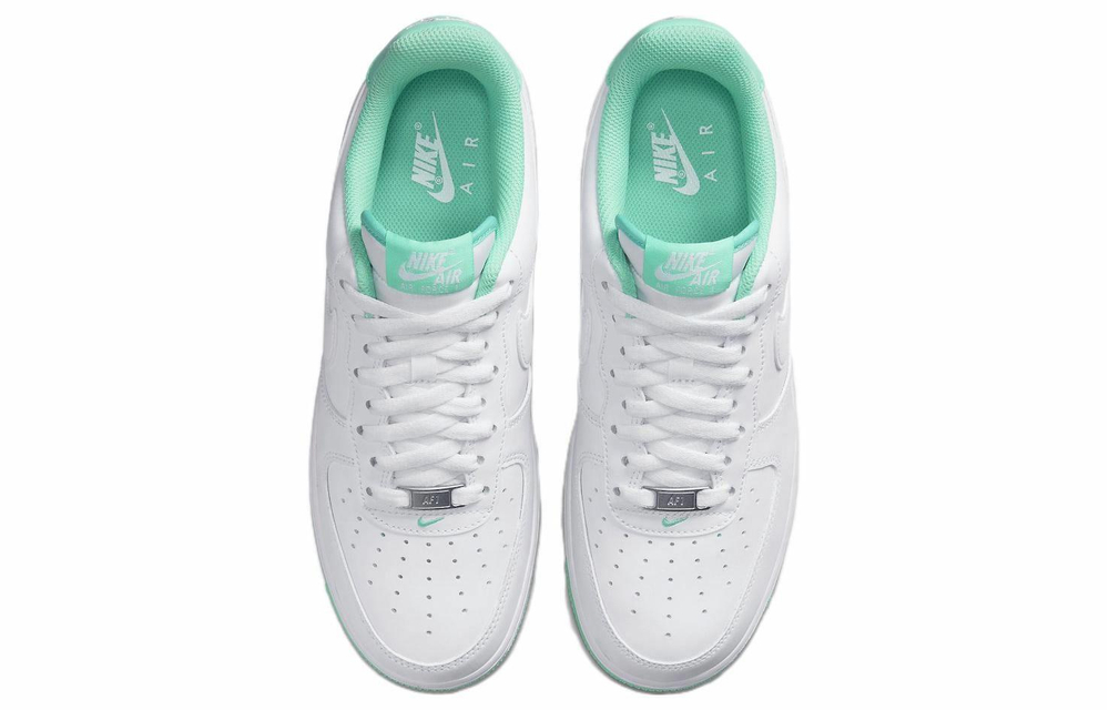 Кроссовки Nike
