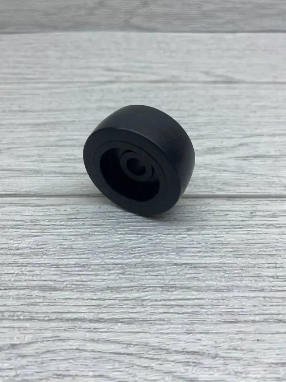 Колесо для мебели ролик для дивана д 40 мм отв 8 мм 2 шт