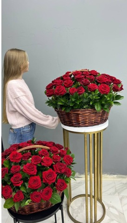 51 Красная роза в корзине