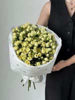 Букет моно из кустовых роз 15 шт в светло-желтом оттенке