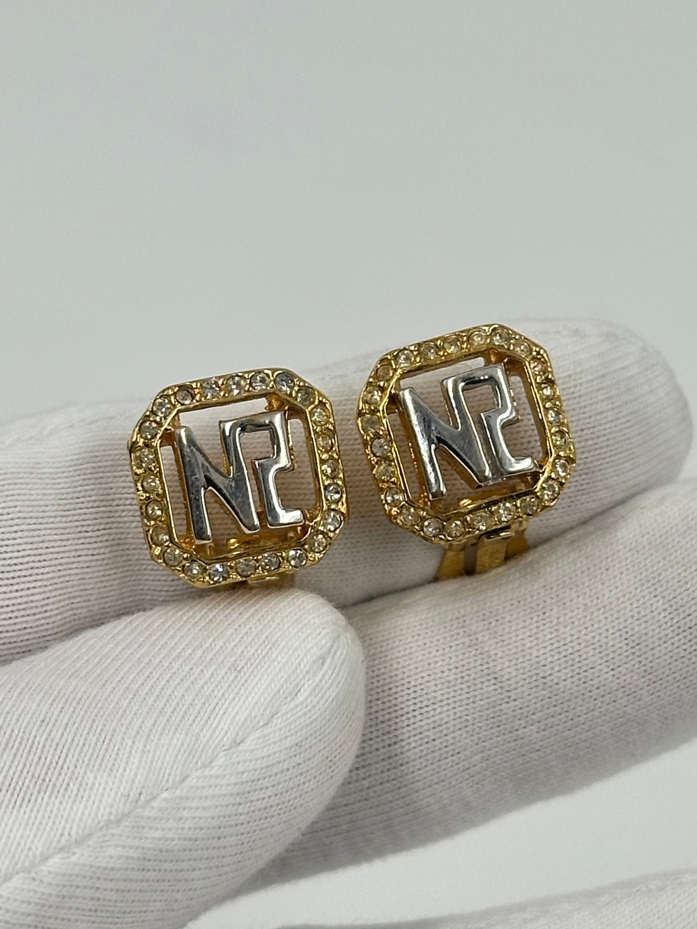 Клипсы Nina Ricci