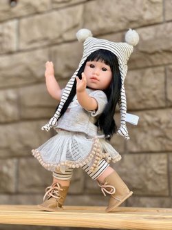 Кукла Marina and Pau 30cм Petit Sia виниловая (M2544)