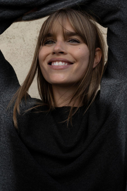 ZARA ТРИКОТАЖНЫЙ ДЖЕМПЕР С РАЗМЫТЫМ ПРИНТОМ, ЧЕРНЫЙ