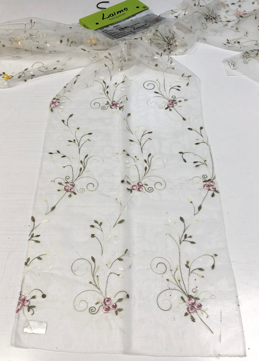 Тюль сетка с вышивкой розами Laime арт. Розуэлл DM8502 col. 07 (высота 290 см, Турция)