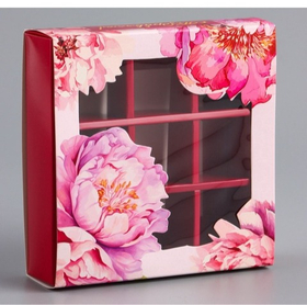 Коробка для 9 конфет Поздравляю. Пионы, 13.7×13.7×3.5 см