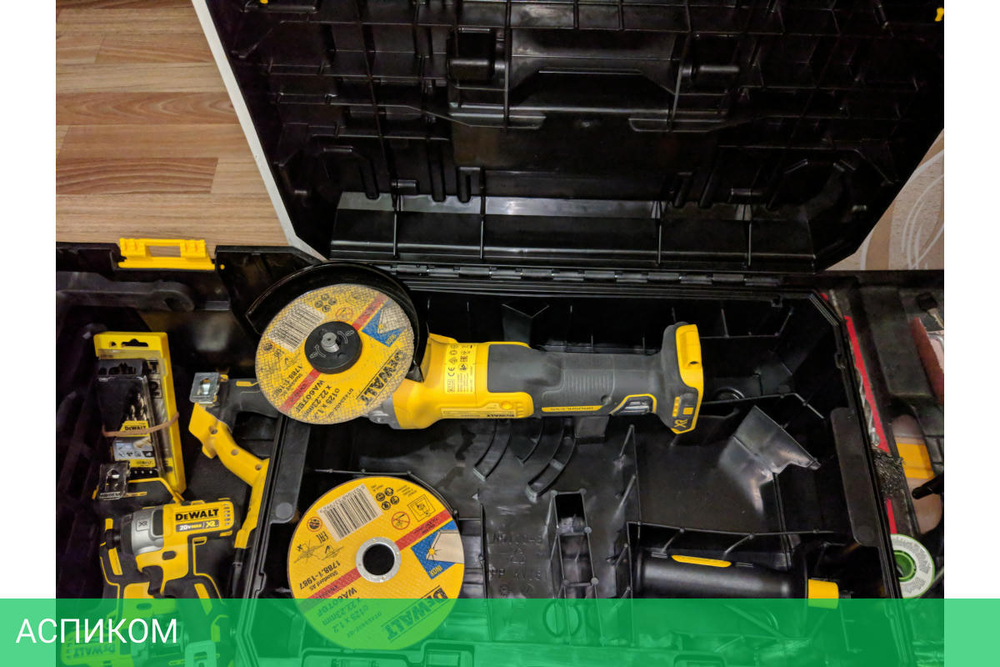 Угловая шлифмашина DeWalt DCG405NT