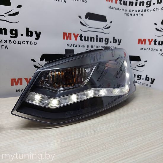 Передние фары Daylight для Volkswagen Polo V (09-17) Black