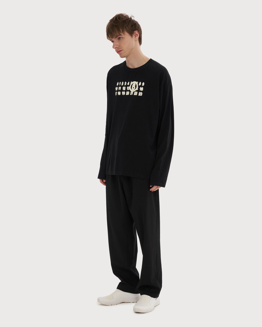 MM6 MAISON MARGIELA ЛОНГСЛИВ МУЖСКОЙ ЧЕРНЫЙ С ТРЕХ-СЛОЙНЫМ ЛОГОТИПОМ