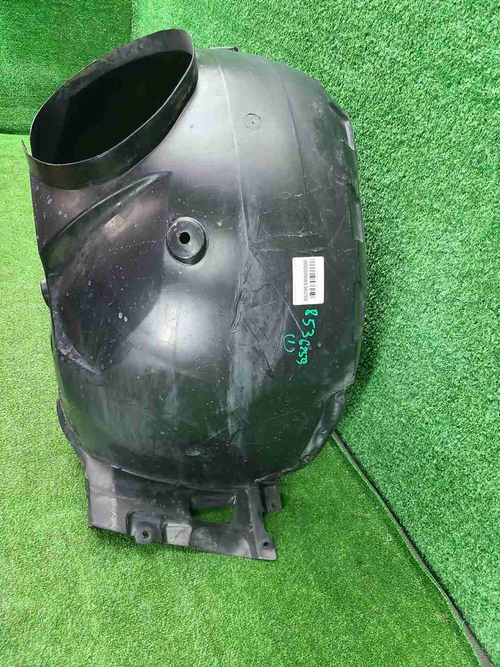 Подкрылок передний правый Mercedes V w447 (14-нв)