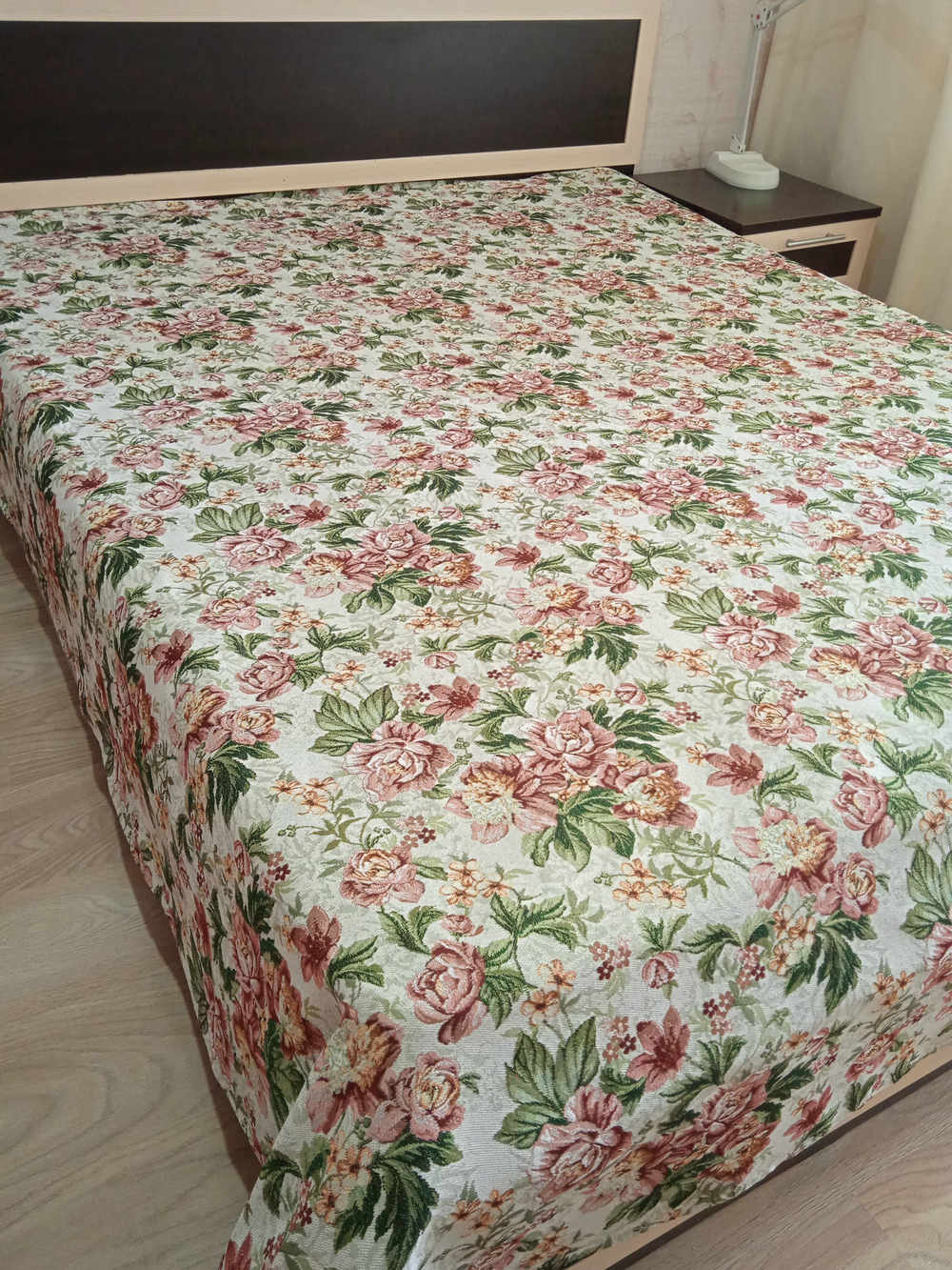 Покрывало гобеленовое Букет пионов 1,5-спальный (150х200)
