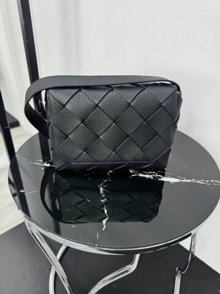 Сумка-мессенджер Bottega Veneta