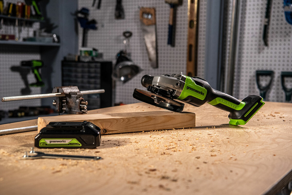 УШМ GREENWORKS GD24AGK2 в компл. с АКБ 2Ач. и ЗУ (3200207UA)