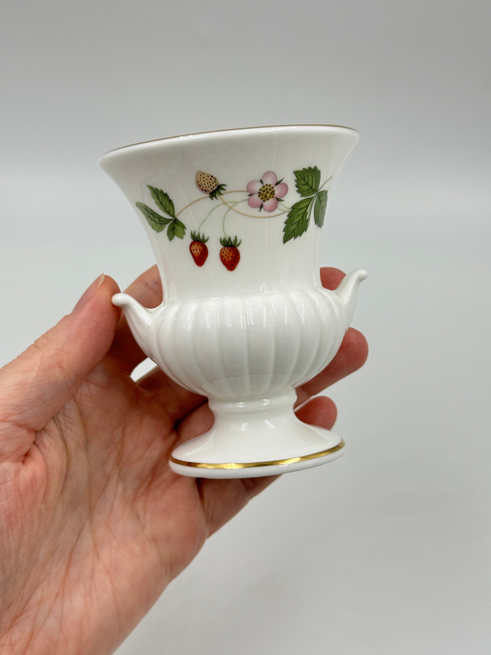 Ваза Wedgwood, Wild Strawberry