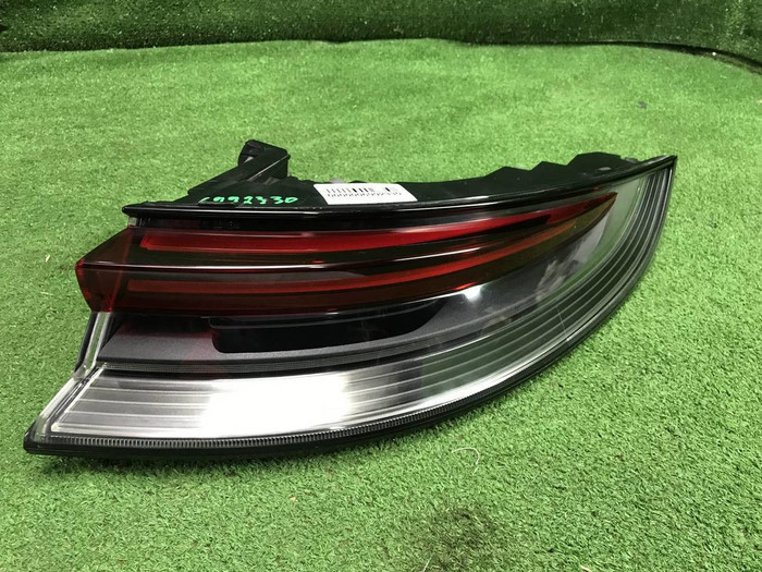 Фонарь правый внешний Porsche Panamera 2 971 20-23