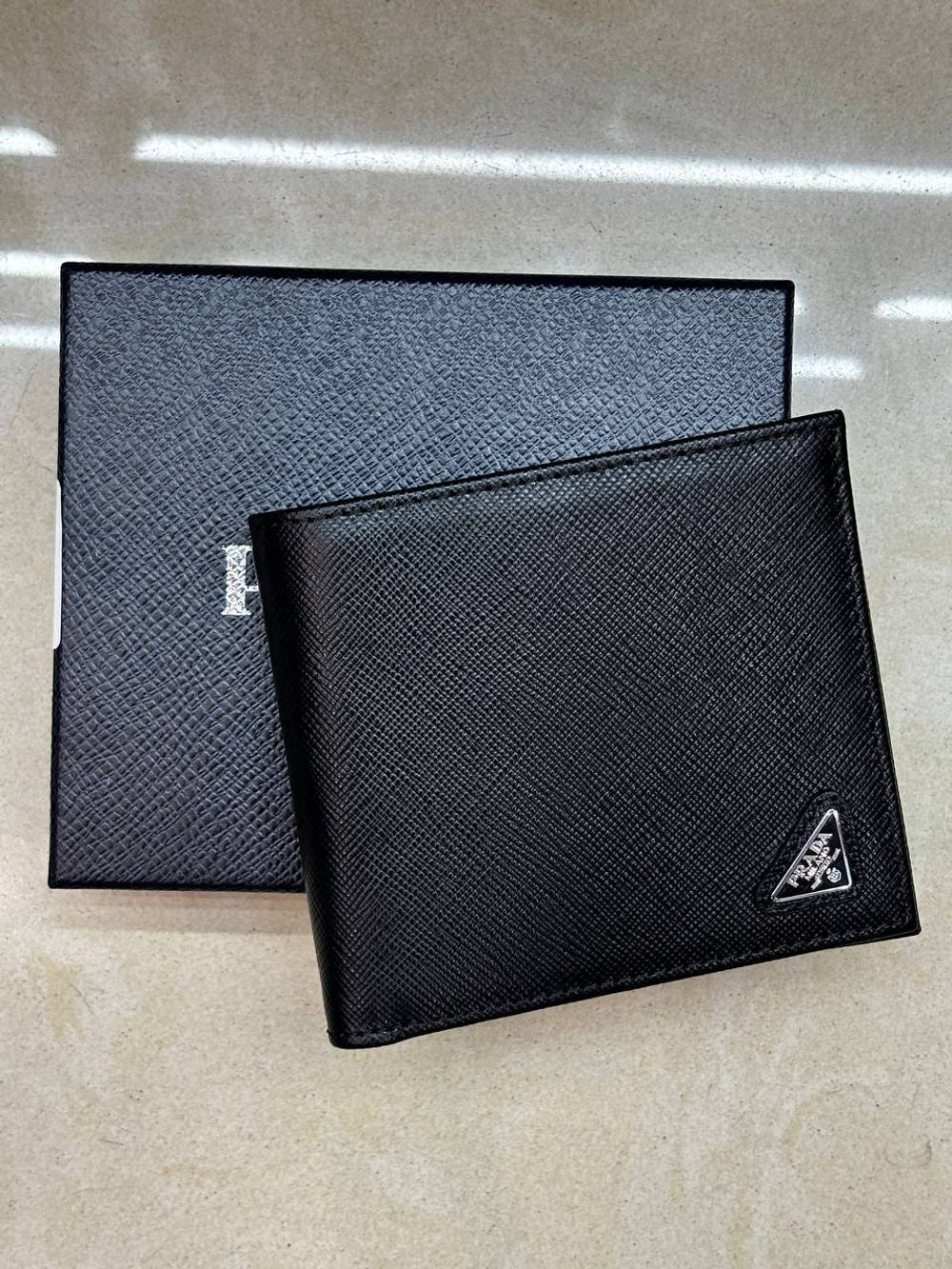 Кошелёк Prada