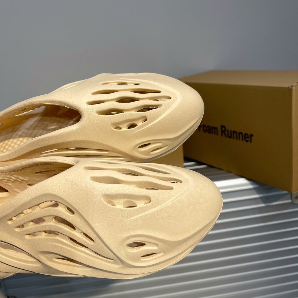 Adidas Yeezy Foam Runner