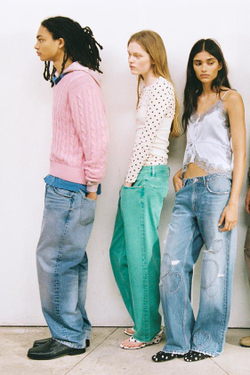 ZARA ДЖИНСЫ TRF BOYFRIEND С СЕРДЦАМИ И СРЕДНЕЙ ПОСАДКОЙ, СИНИЙ