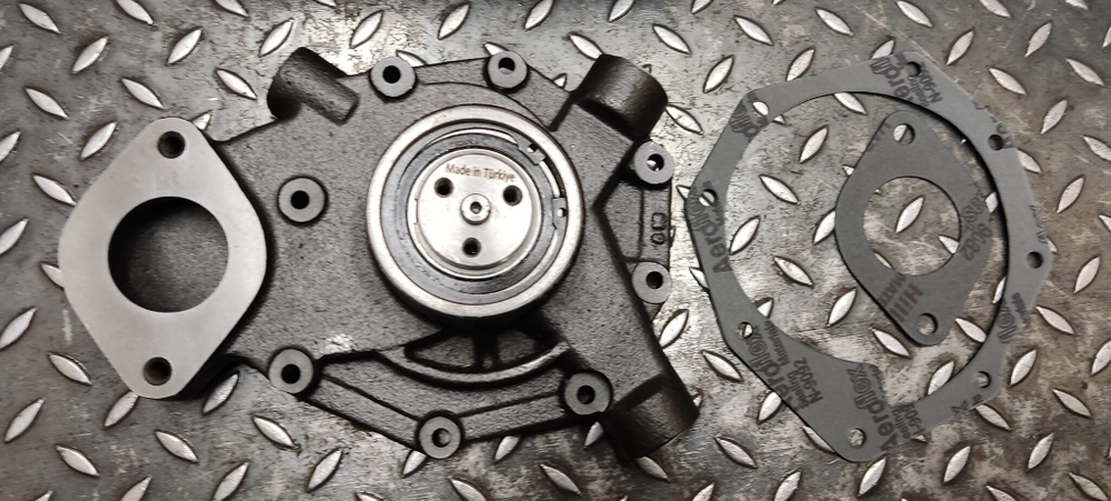 Водяная помпа RE523169