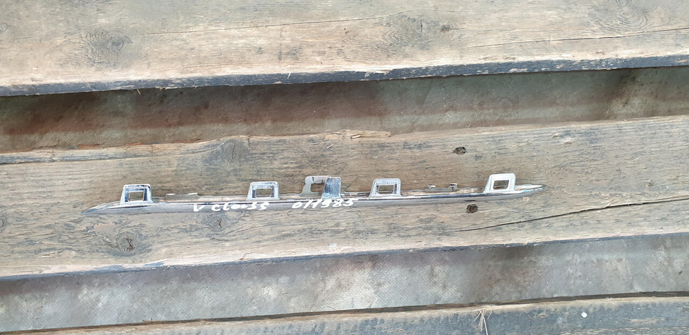 Молдинг решетки радиатора Mercedes V (W447) 14-нв Б/У Оригинал A4478880185