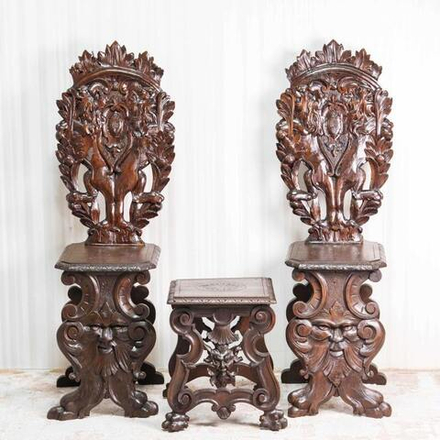 Итальянские парные стулья и пуфик (журнальный столик)