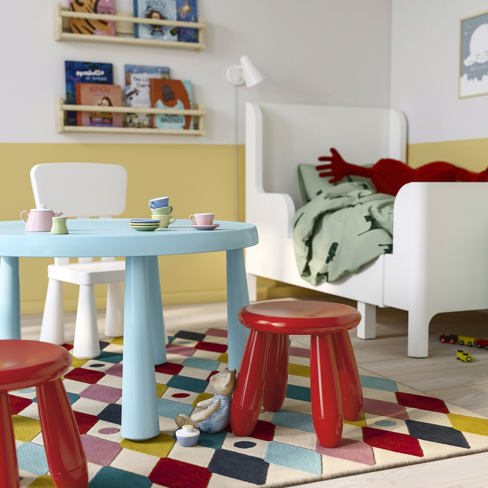 IKEA MAMMUT  (ИКЕА МАММУТ)  -  Детский стул, крытый/открытый/красный