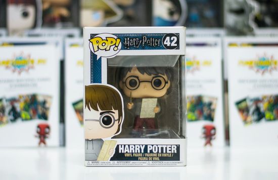 Фигурка Funko POP! Harry Potter S4 Harry Potter with Marauders Map (42) 14936 / Фигурка по мотивам фильма "Гарри Поттер", Гарри Поттер с картой Мародеров