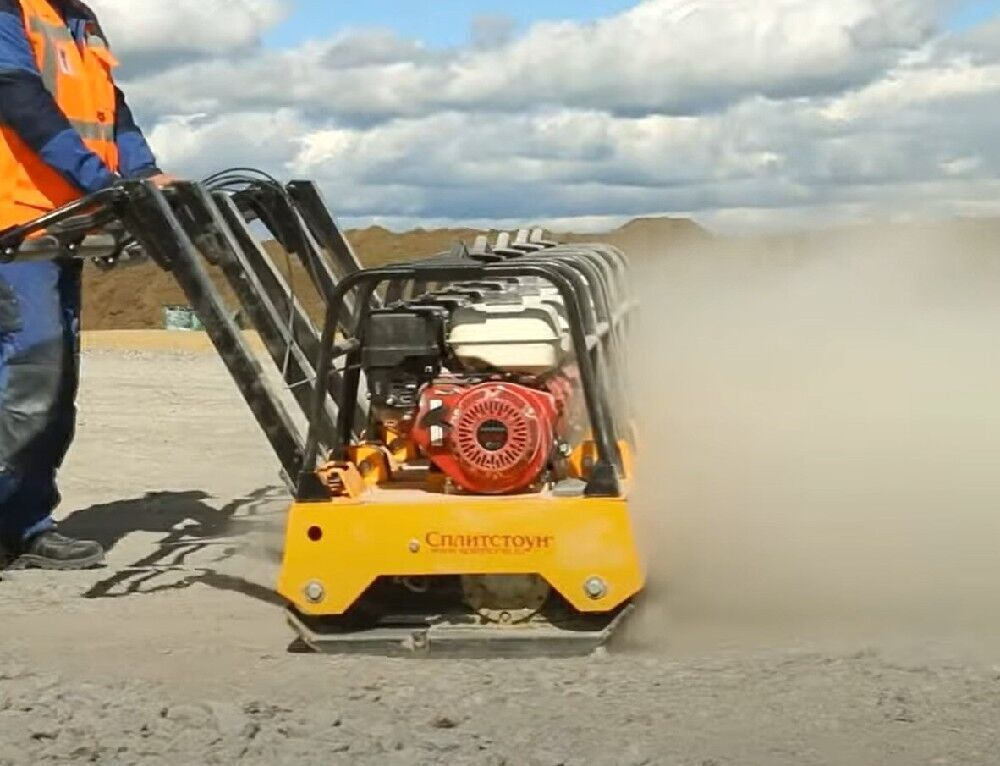 Виброплита бензиновая Сплитстоун VS-309 - 300 кг / 40 кН / Honda GX390