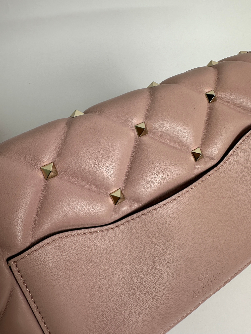 Сумка Valentino Garavani Candystud Crossbody Bag Leather