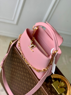 Louis Vuitton Capucines BB