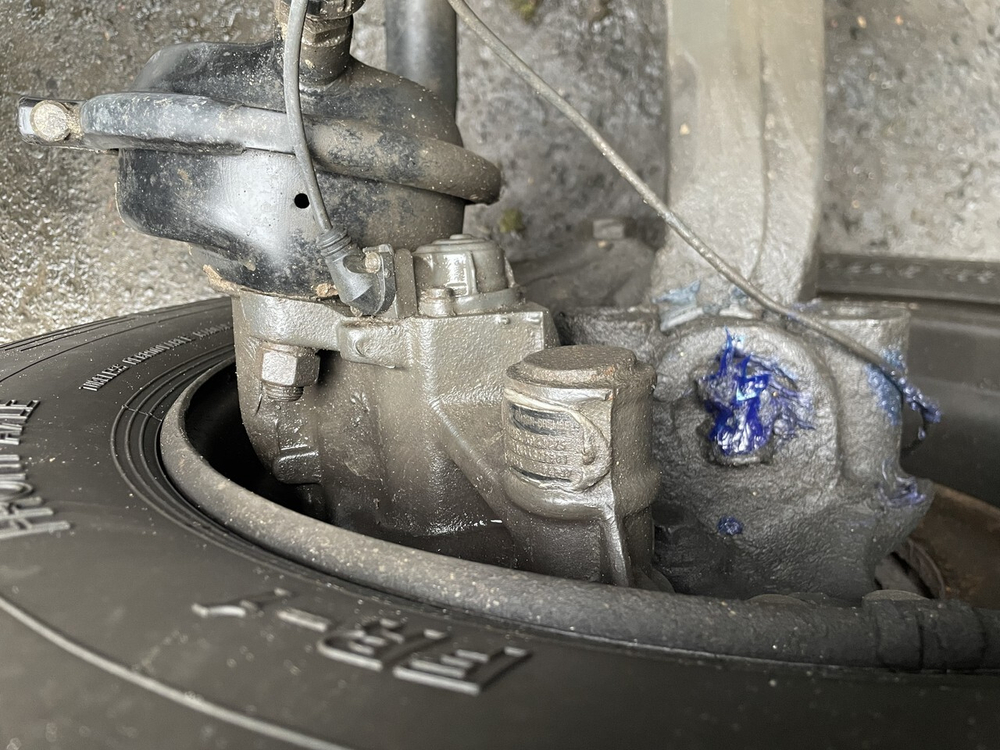 Суппорт передний правый