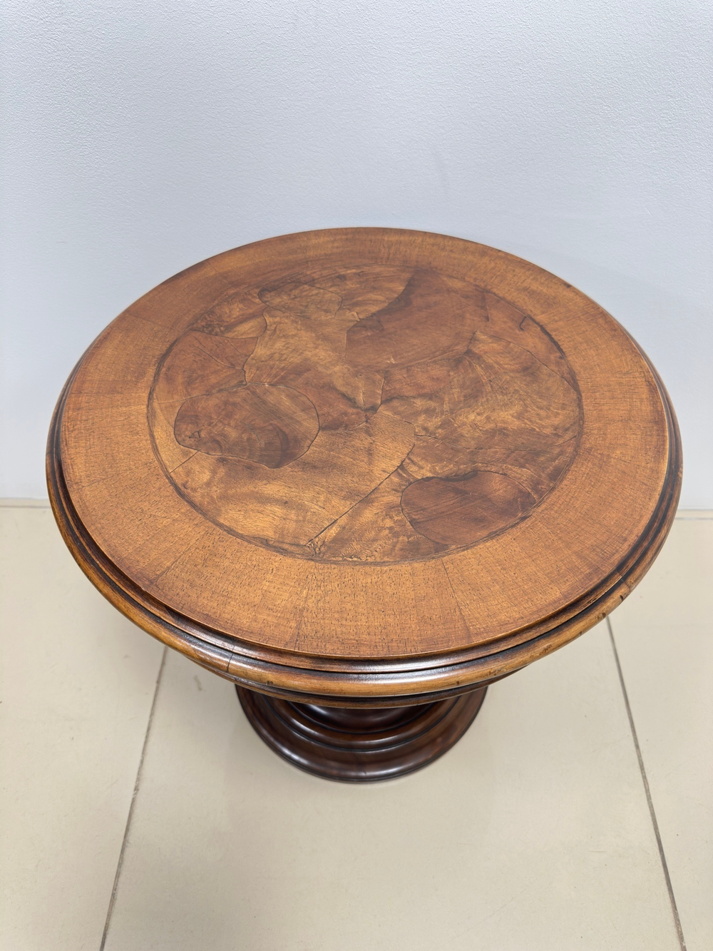 Кофейный столик-подставка