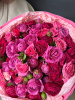 Букет из 31 кустовой пионовидной розы