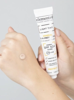 СПФ ЛАЙТ (2-3 фототип кожи) MINERAL SUN PROTECTION SPF50+ LIGHT 50 ml от Elementrè Dermo Cosmetics, Швейцария, после пилингов и аппаратных процедур, для кожи с пигментацией и постакне, для чувствительной и реактивной кожи, для ежедневной SPF-защиты