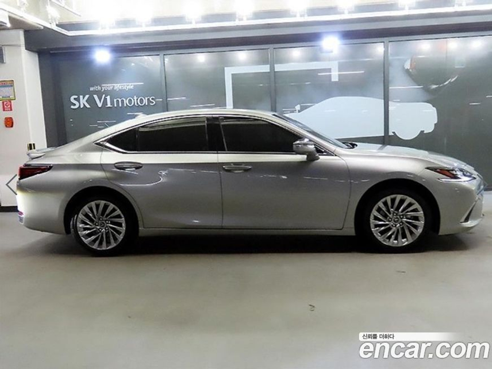 Lexus ES300h 7 Generation Executive (12.2022)