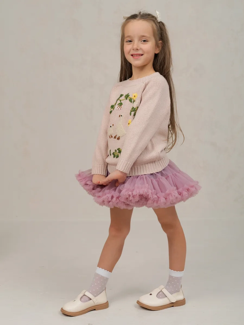 Джемпер вязаный для девочки с вышивкой